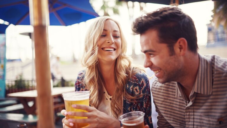 mann und frau auf einem date