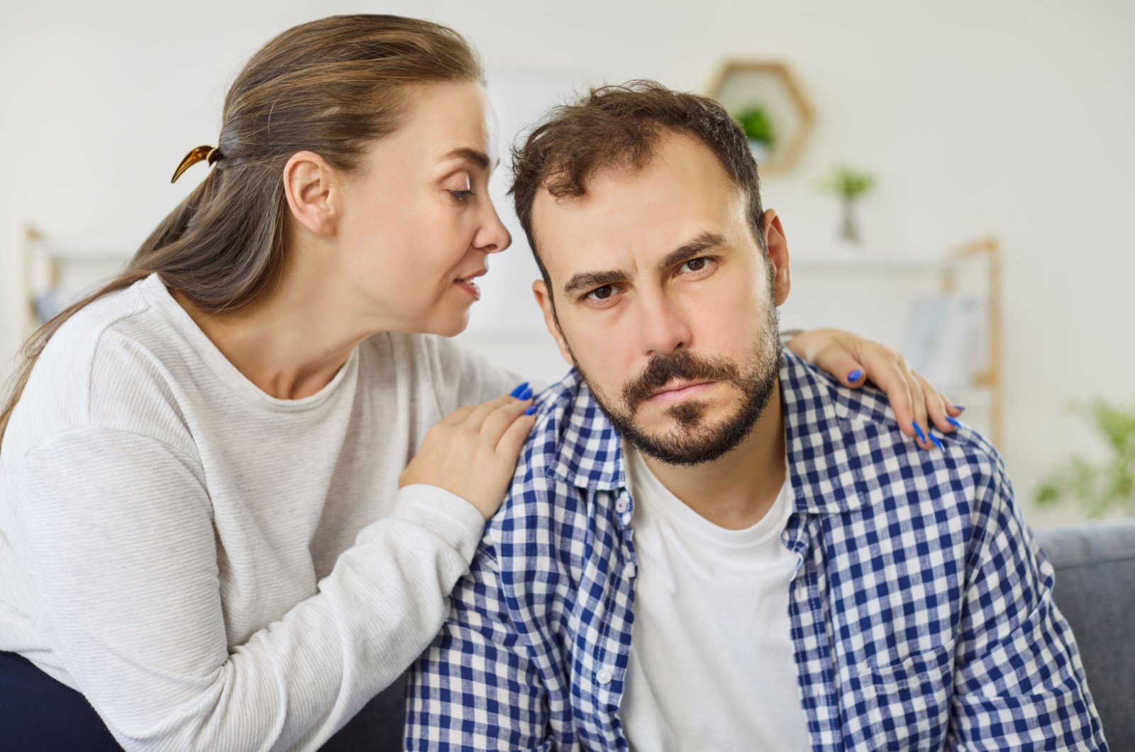 emotional unerreichbarer mann und seine frau
