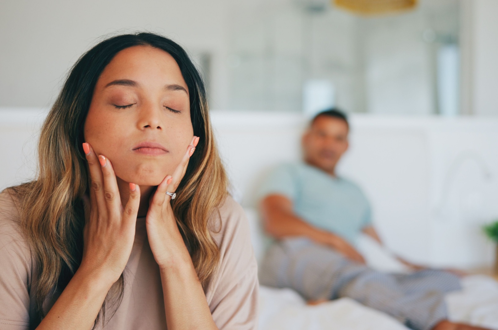 frau gestresst von mann