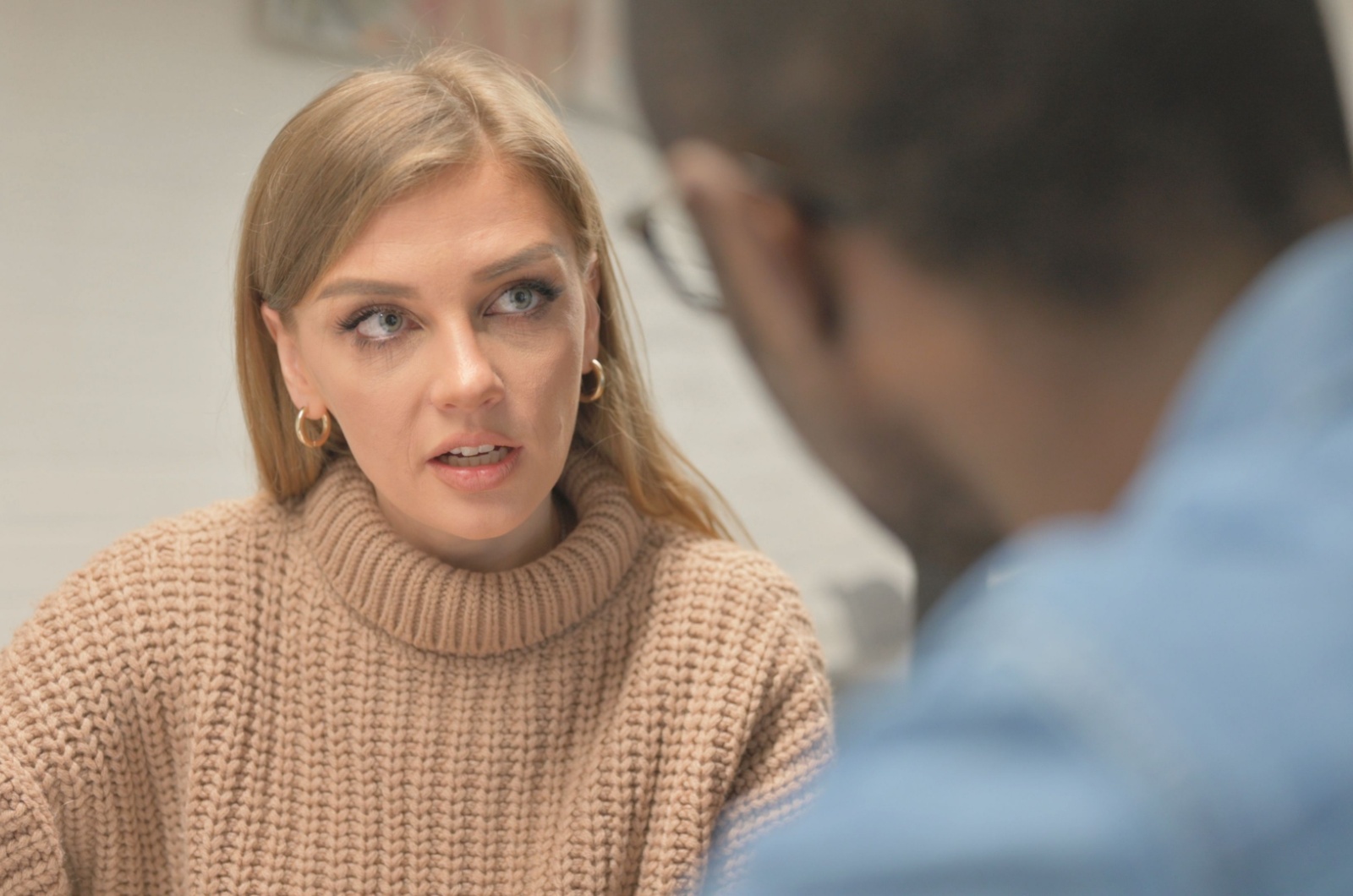 frau setzt grenzen fuer narzissten