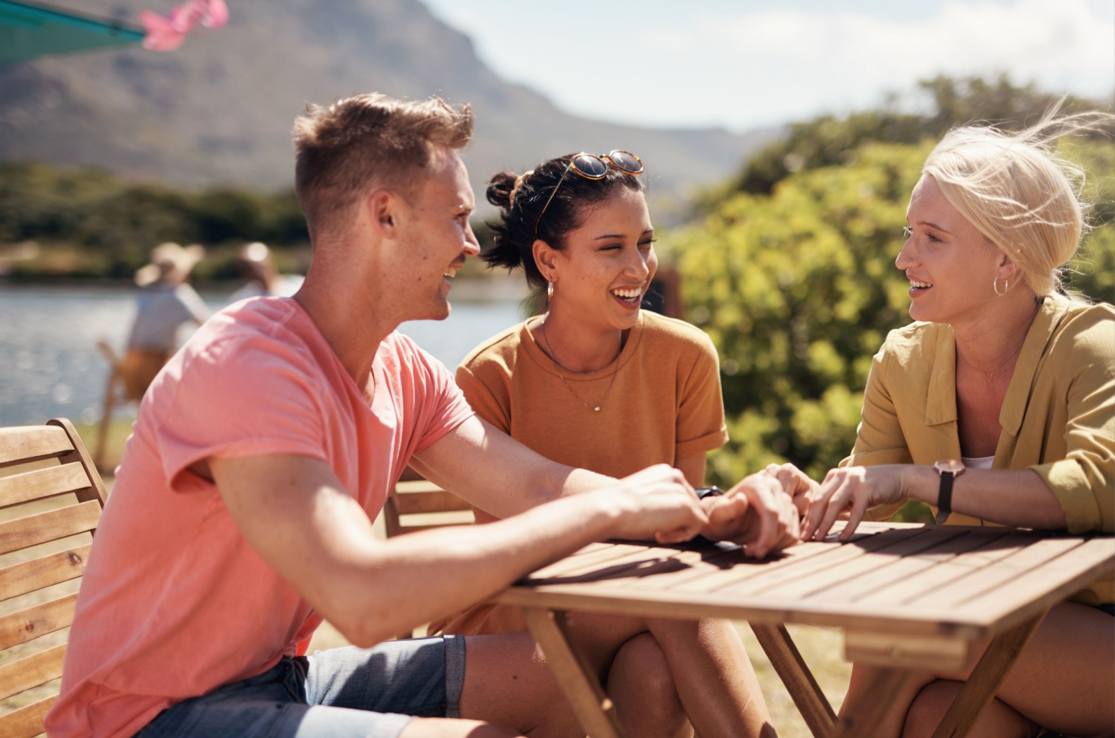 mann redet mit frauen