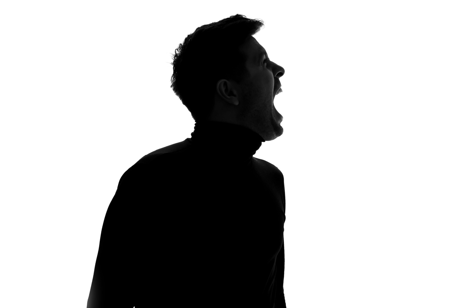 mann schreit vor wut