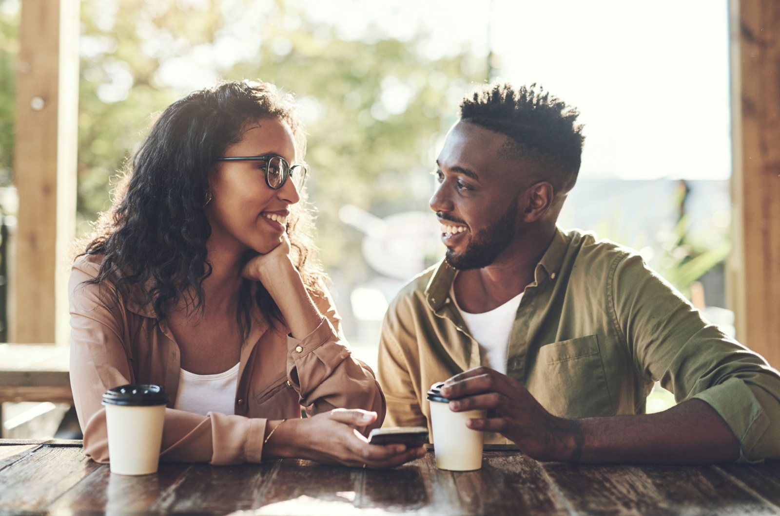 paar im cafe