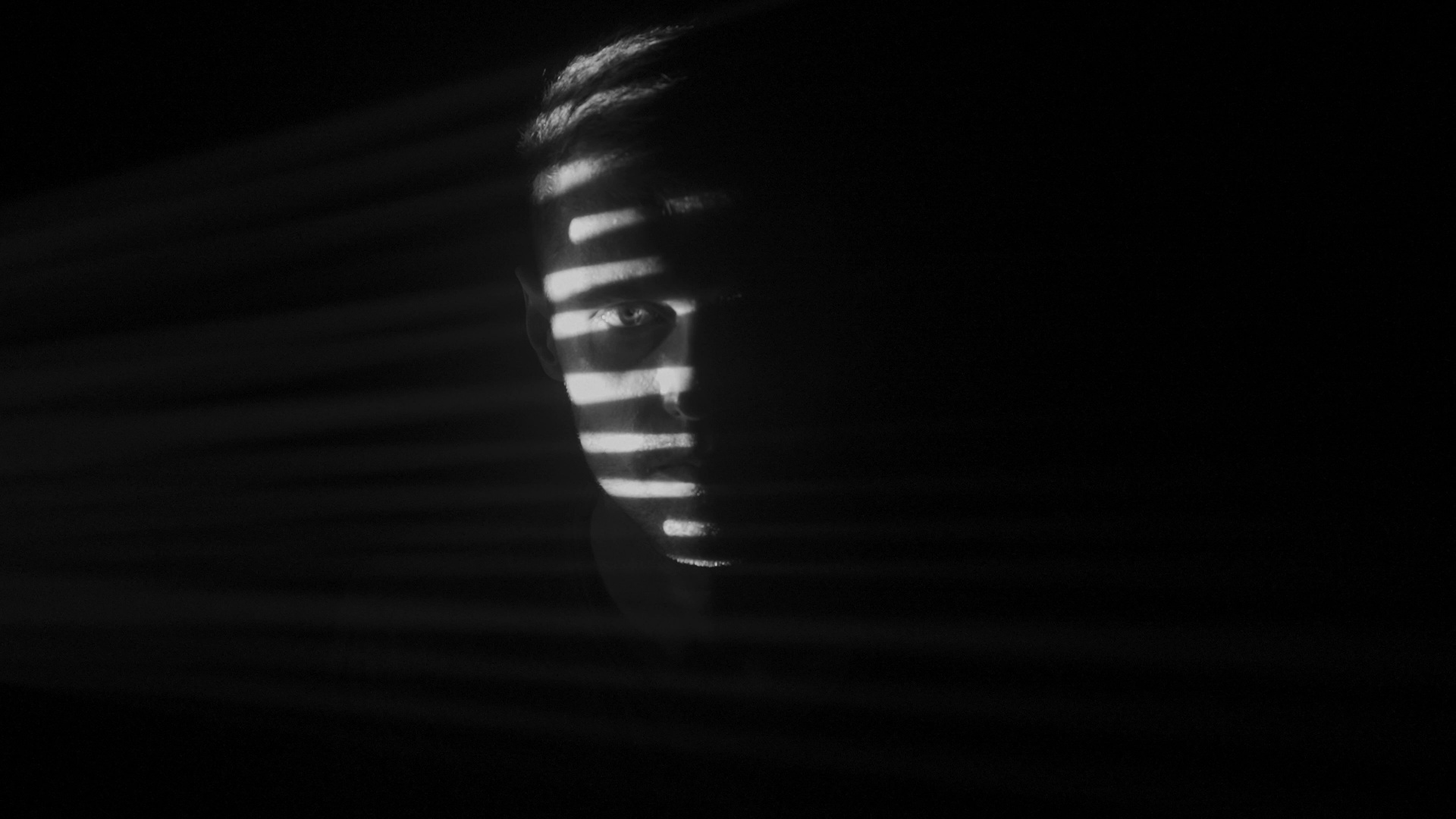 Anzeichen dass eine Person boese Absichten hat