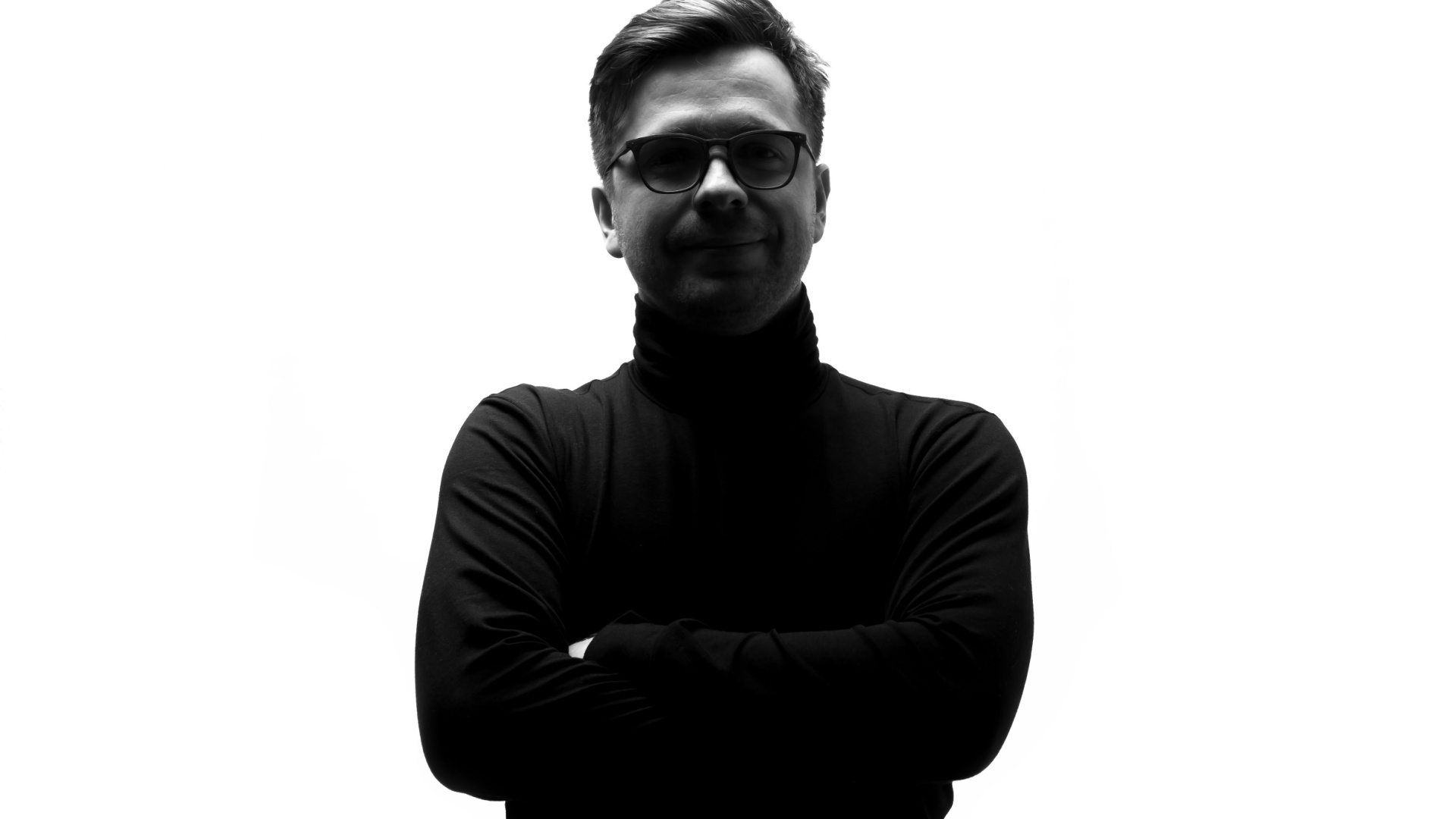 mann in schwarz und weiss