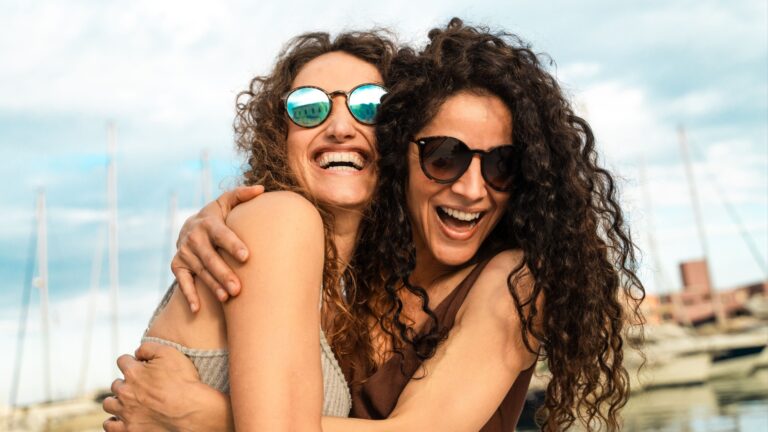 Weshalb wir im Alter weniger neue Freunde wollen und das vollkommen in Ordnung ist