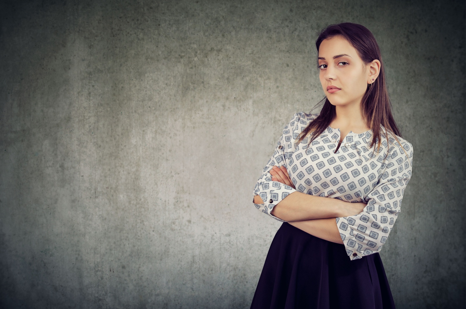 arrogante junge frau