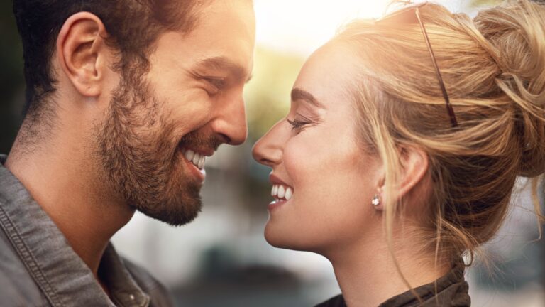 eindeutige kleine Zeichen dass du fuer ihn die ganze Welt bist