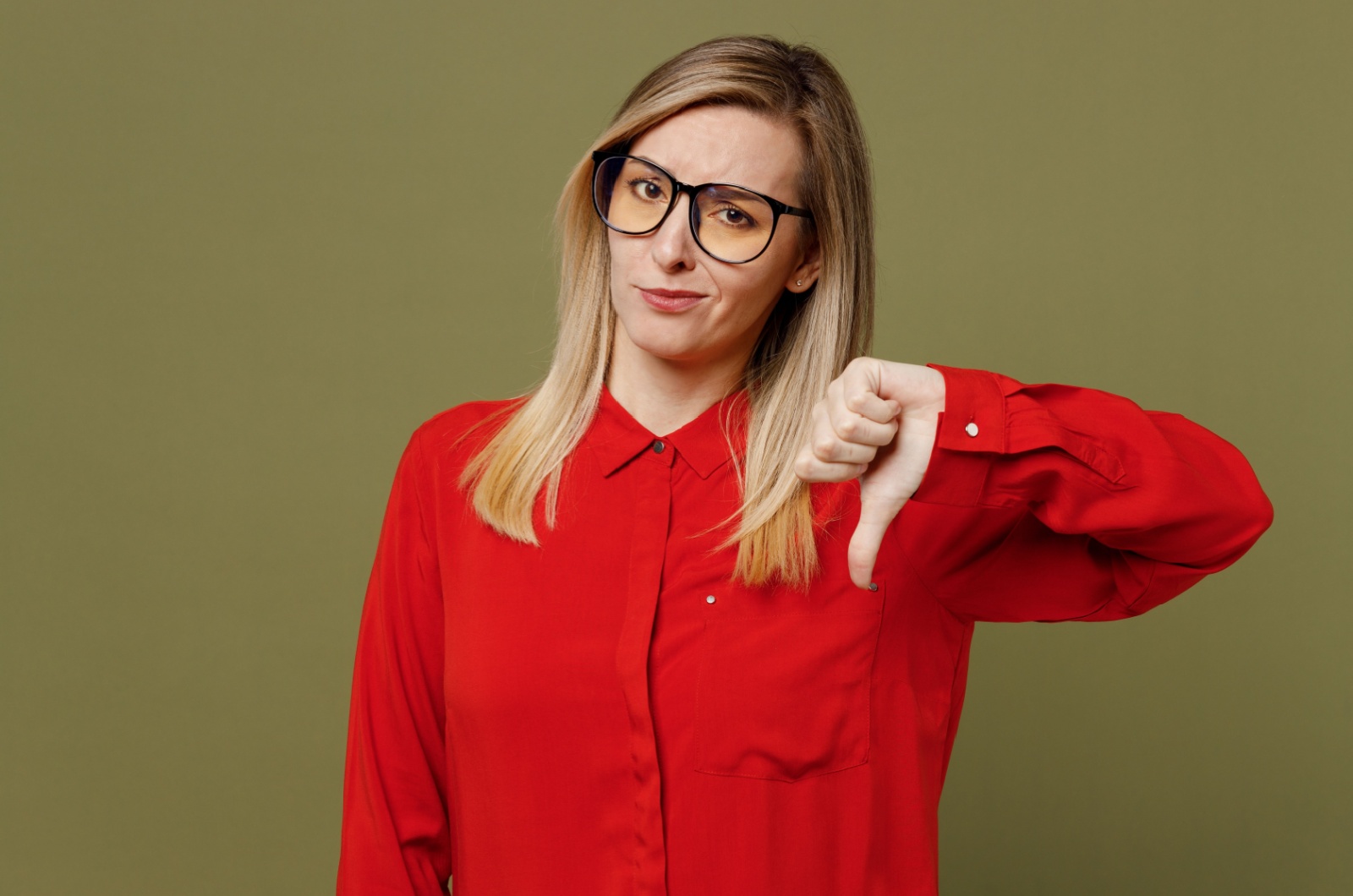 frau daumen nach unten