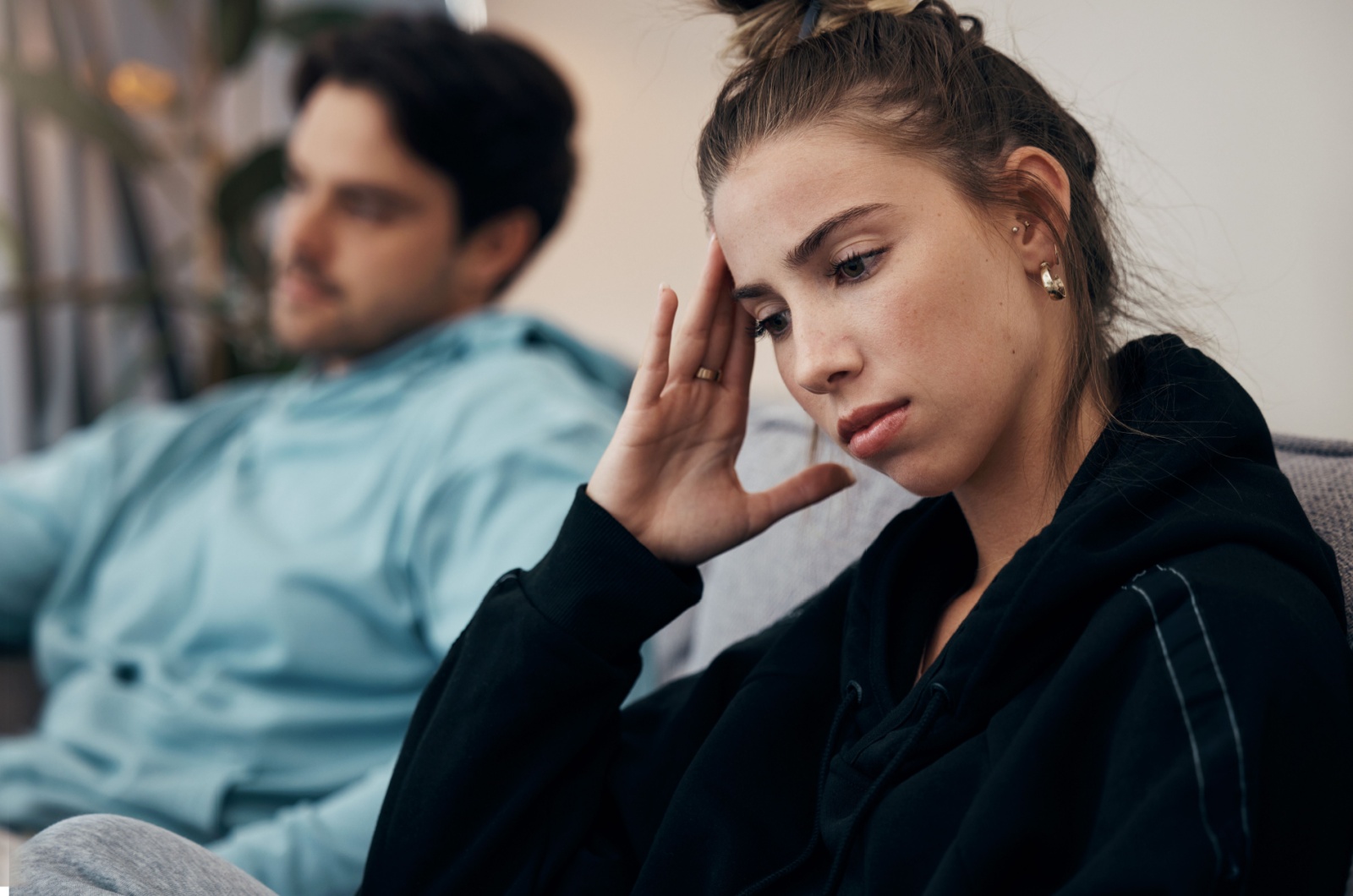 frau genervt vom mann