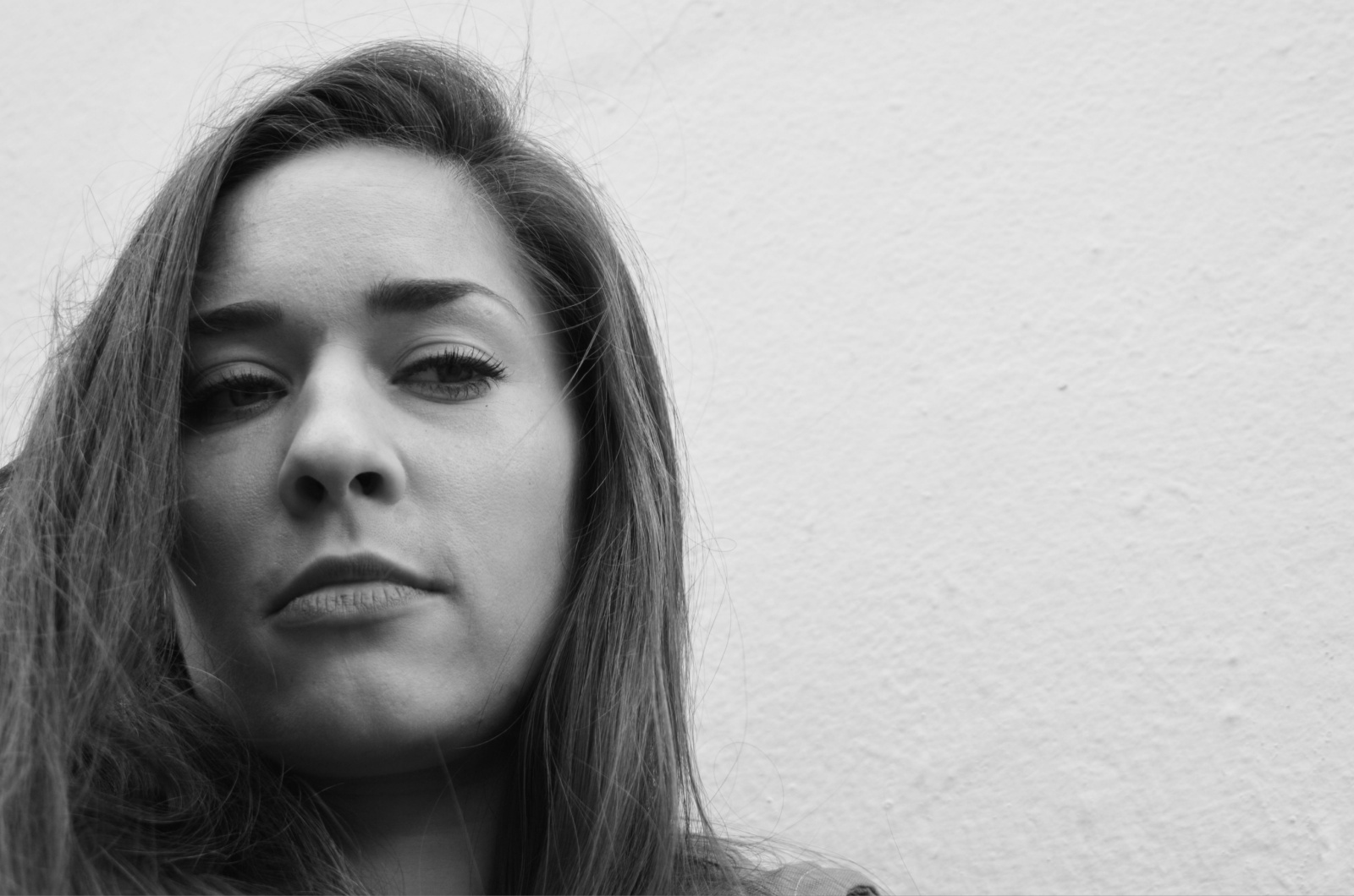 frau leidet wegen liebe