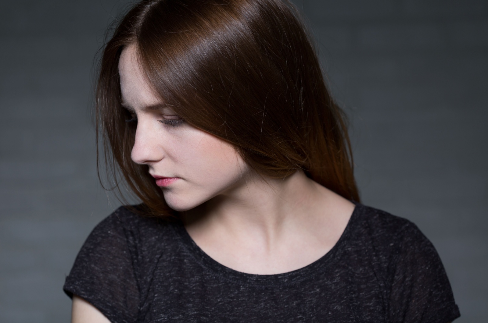 frau mit braunen haaren