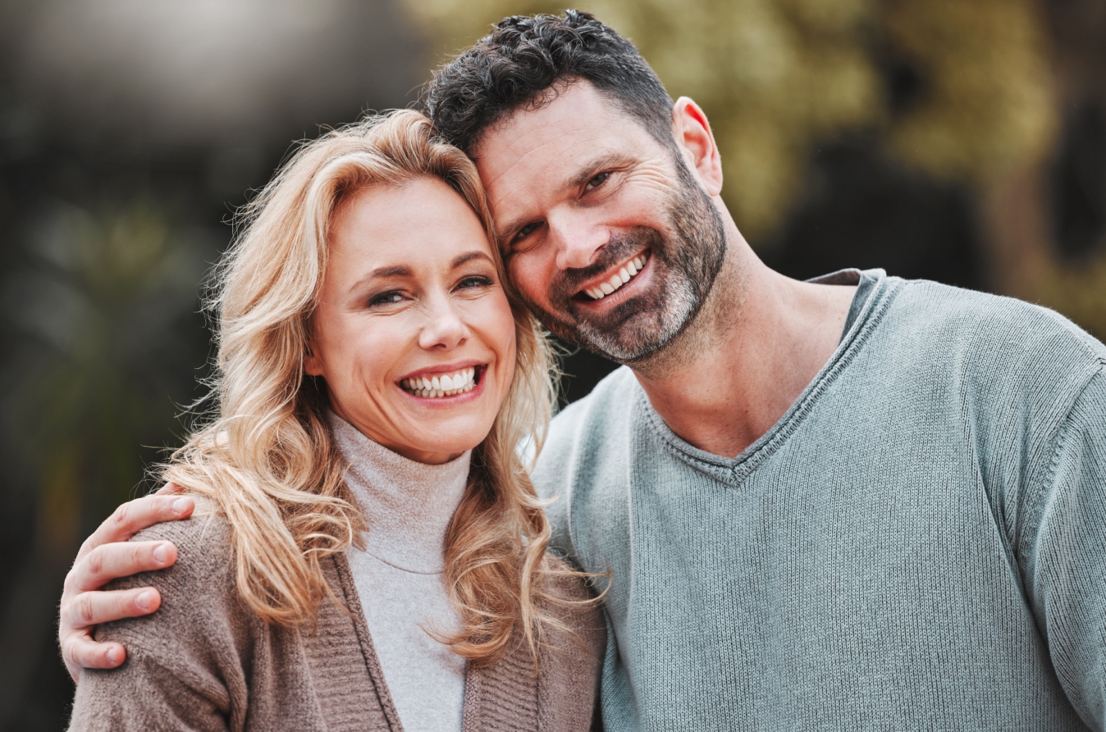 glueckliches paar verliebt