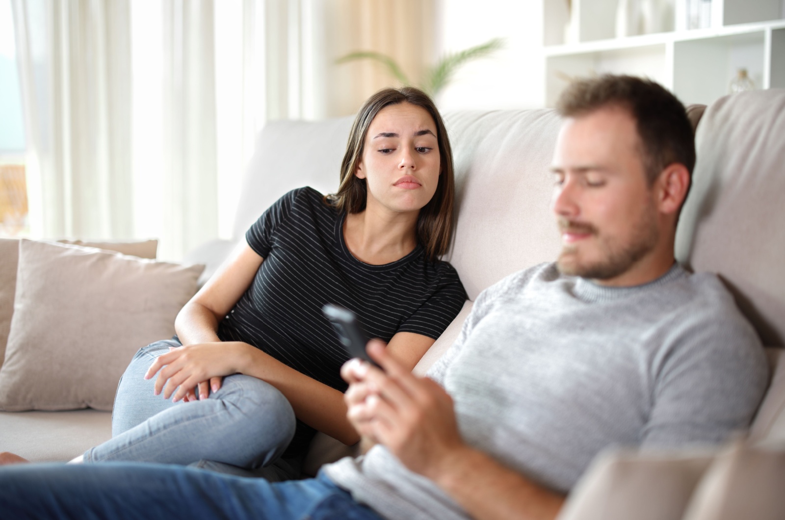 mann ignoriert frau absicht