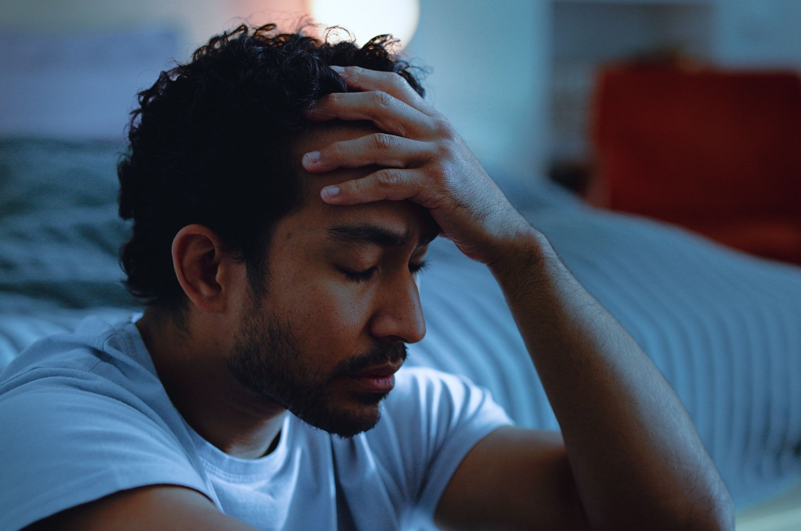 mann ist verunsichert