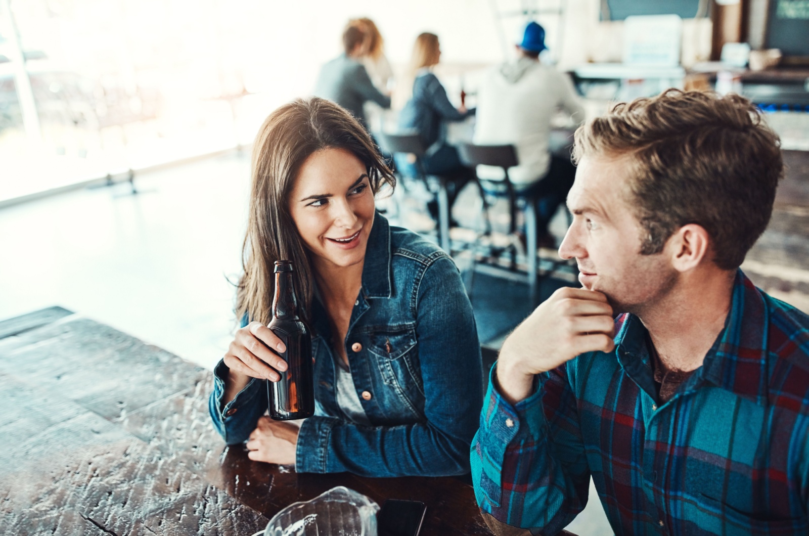 paar beim date redet