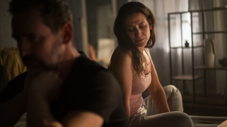 mann nimmt frau alles