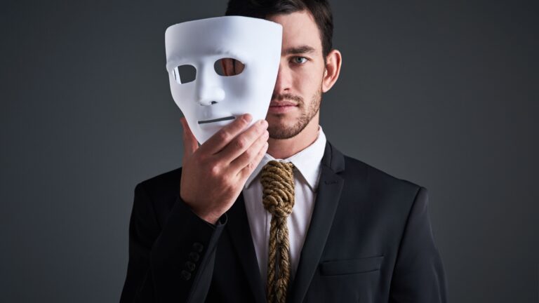 Warum alle ihn als den Guten sehen und seine wahre Seite niemand bemerkt