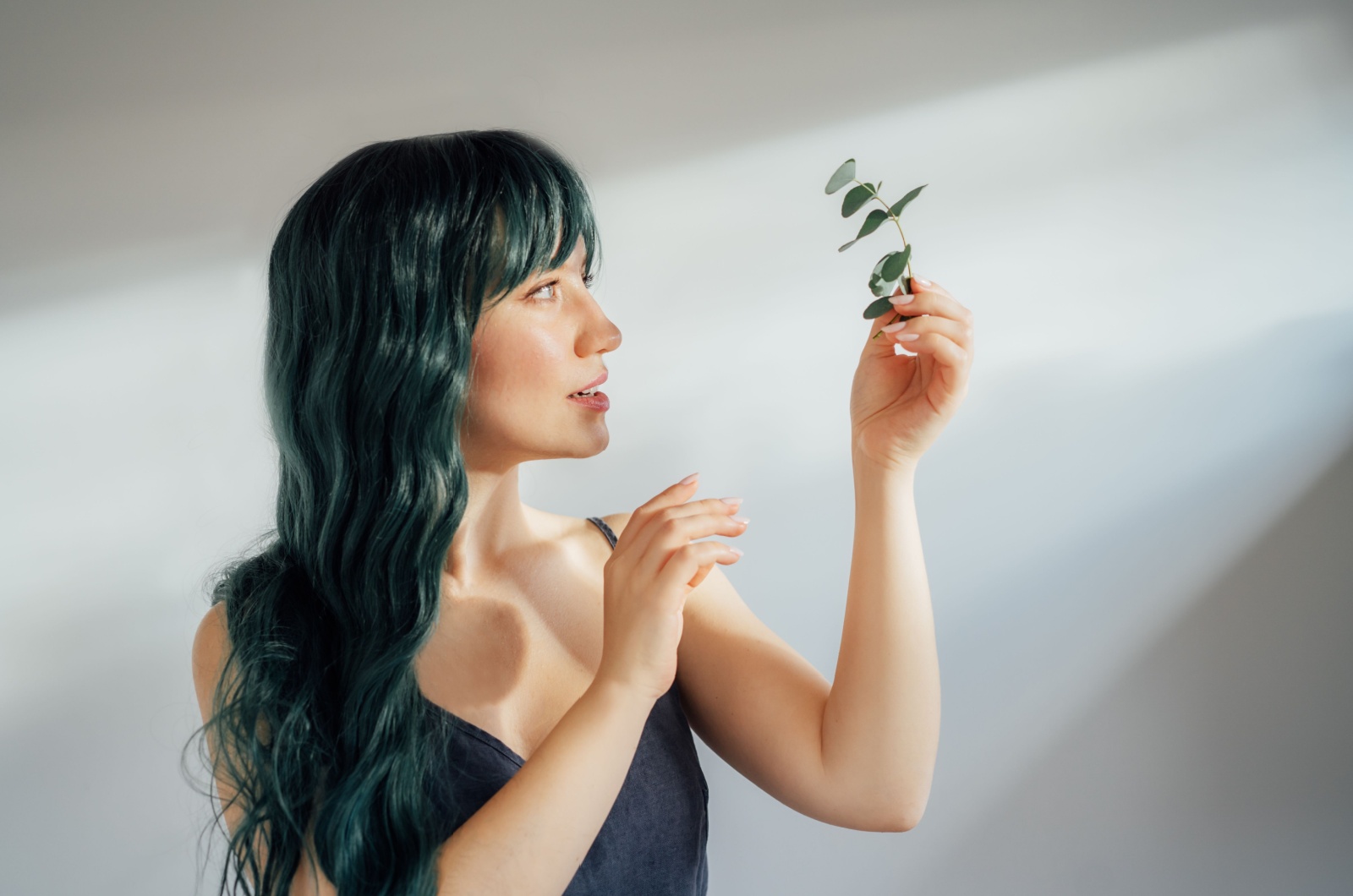 frau mit gruenen haaren