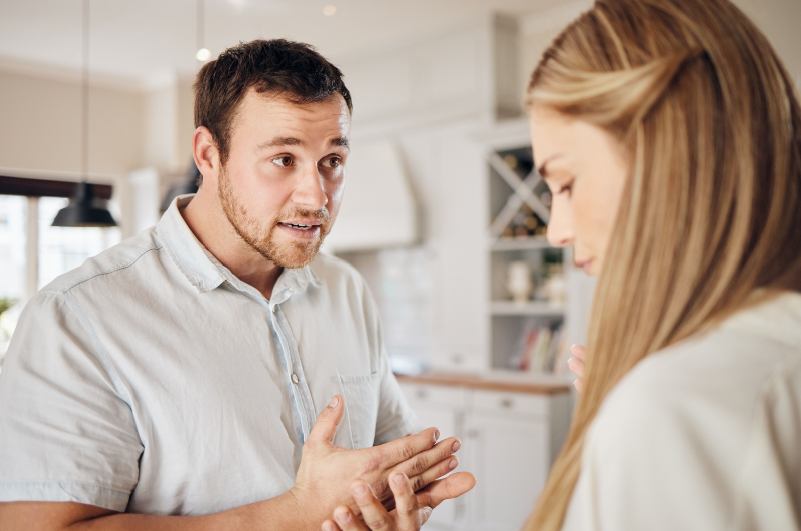 mann entschuldigt sich