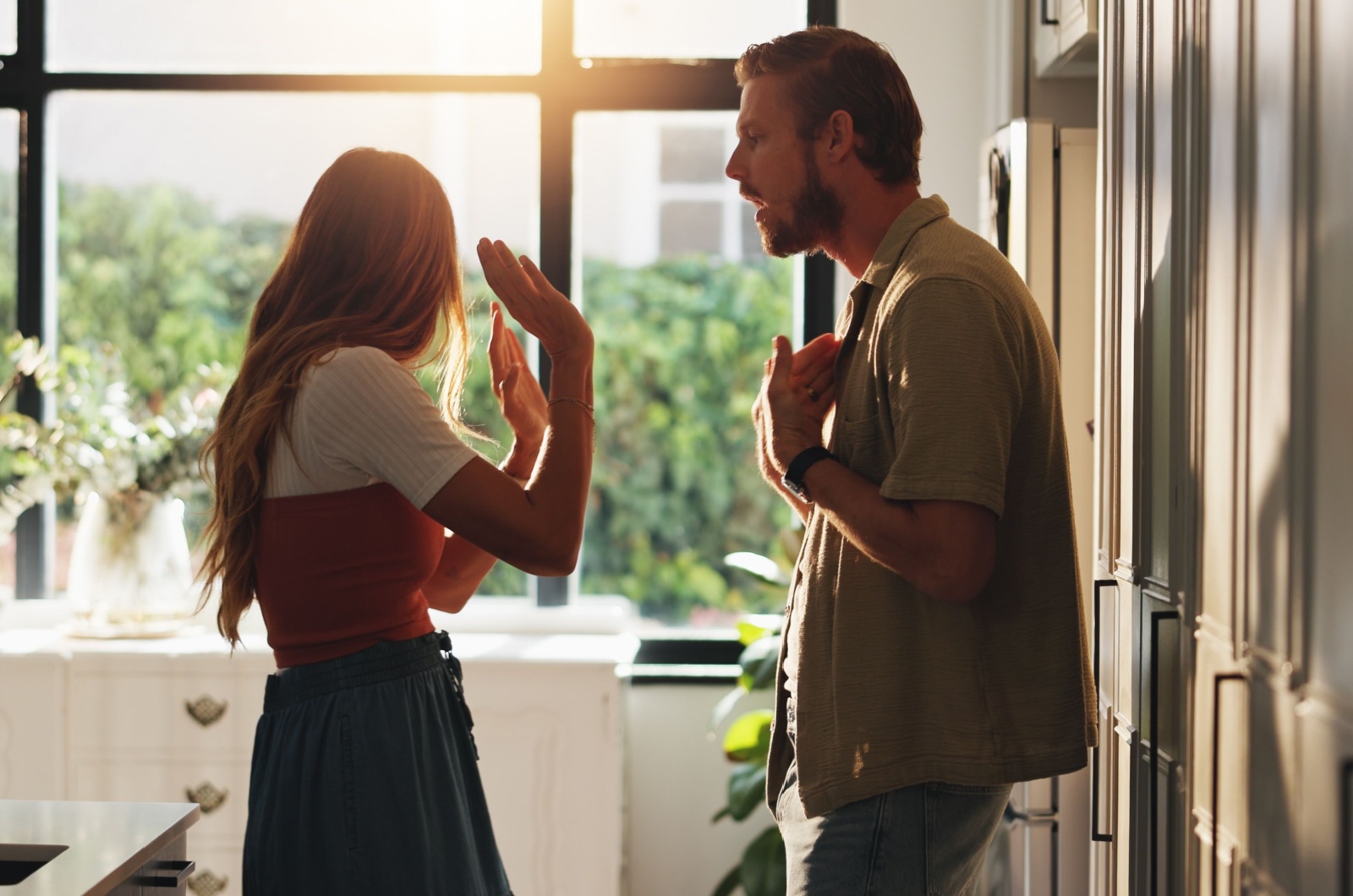 mann redet frau schuldgefuehle ein