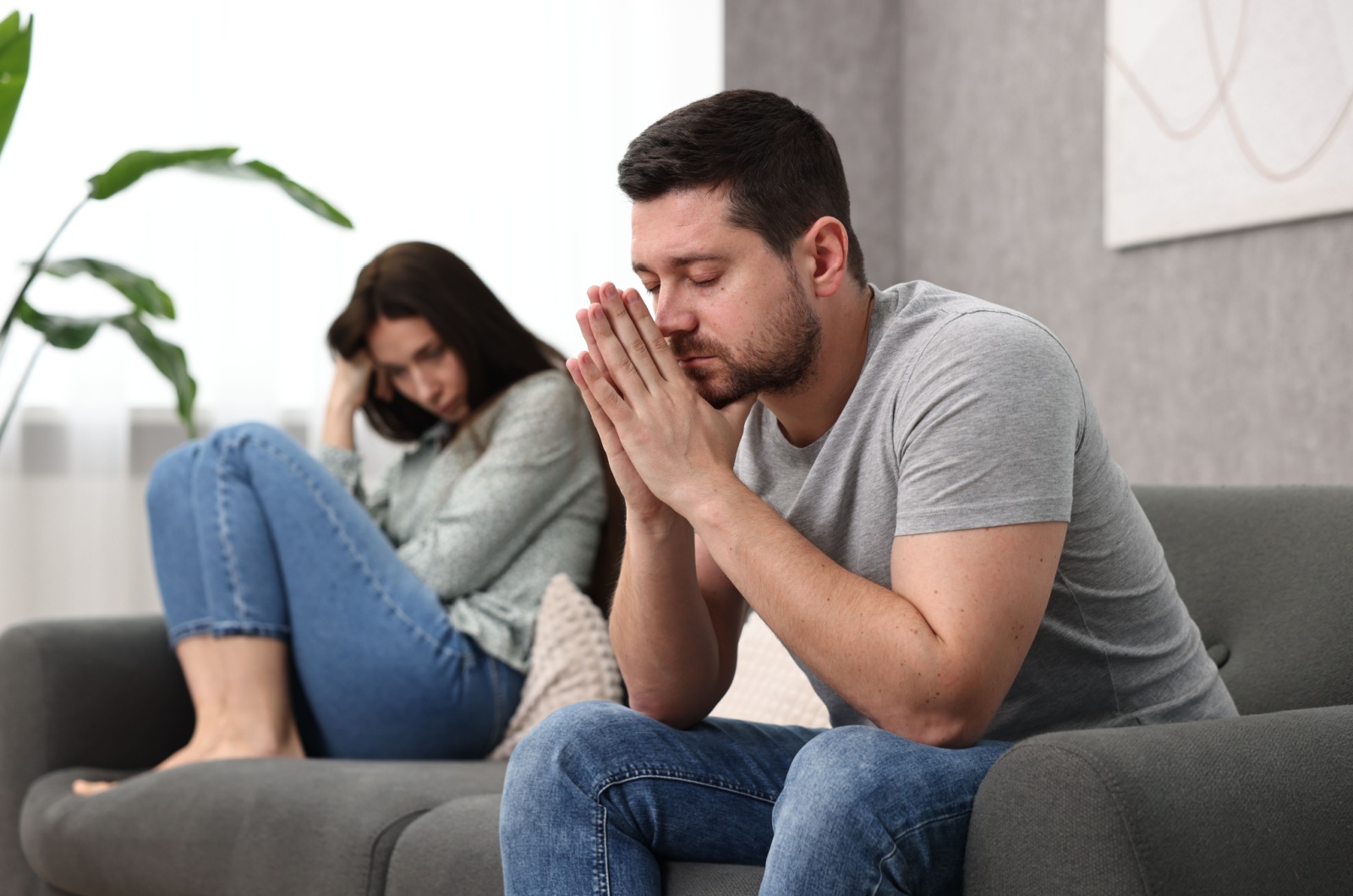 paar im streit traurig