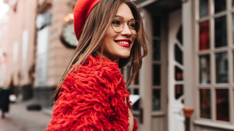 frau in rot