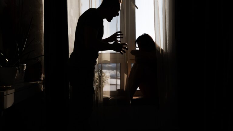 mann und frau streiten