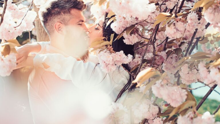 Ende Mai begegnen diese Sternzeichen der großen Liebe