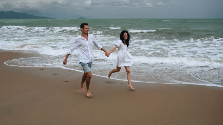 paar am strand liebe