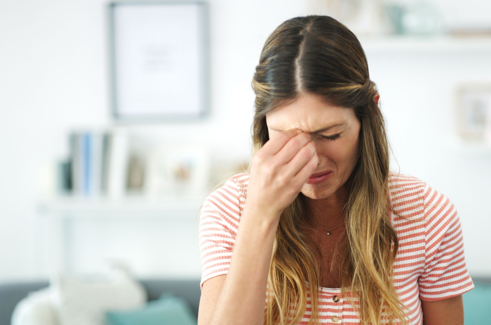 frau mit viel stress