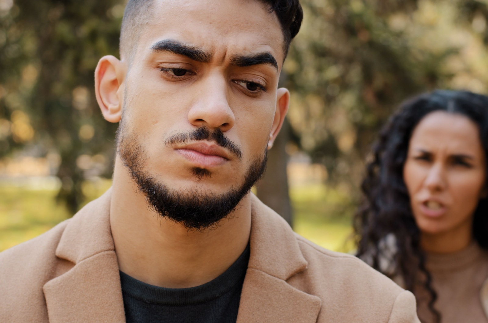 ignoranter mann hoert frau nicht zu