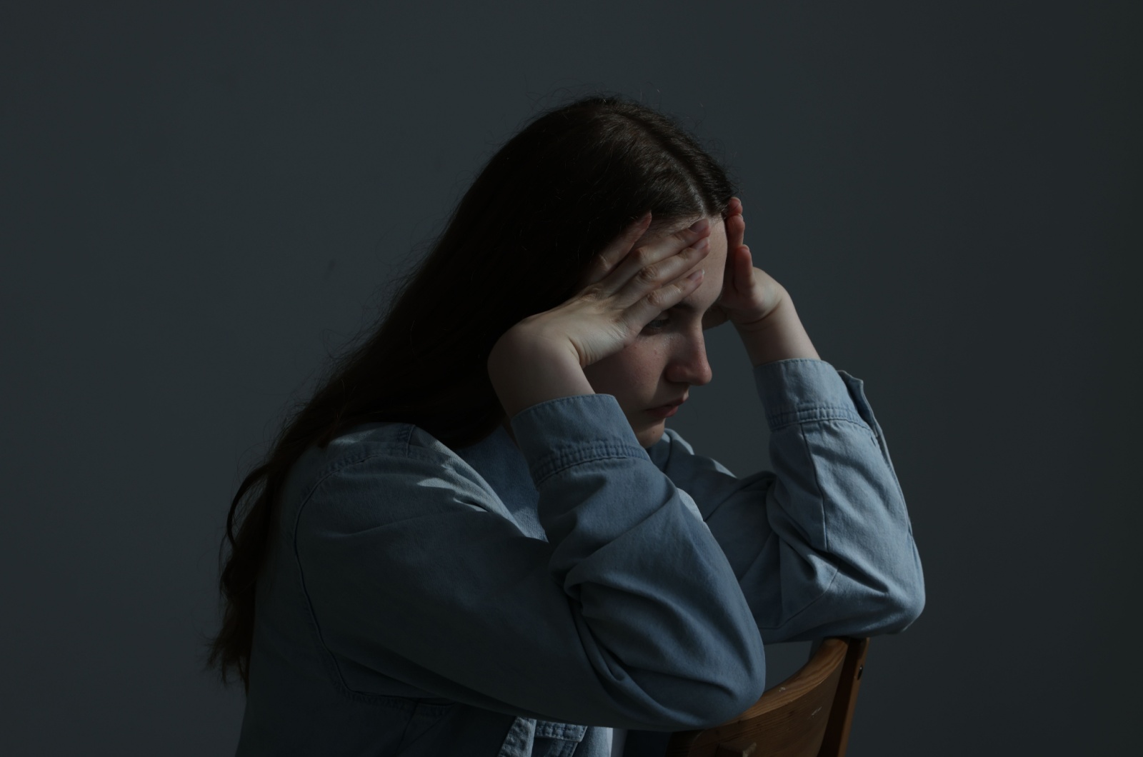 junge frau liebeskummer