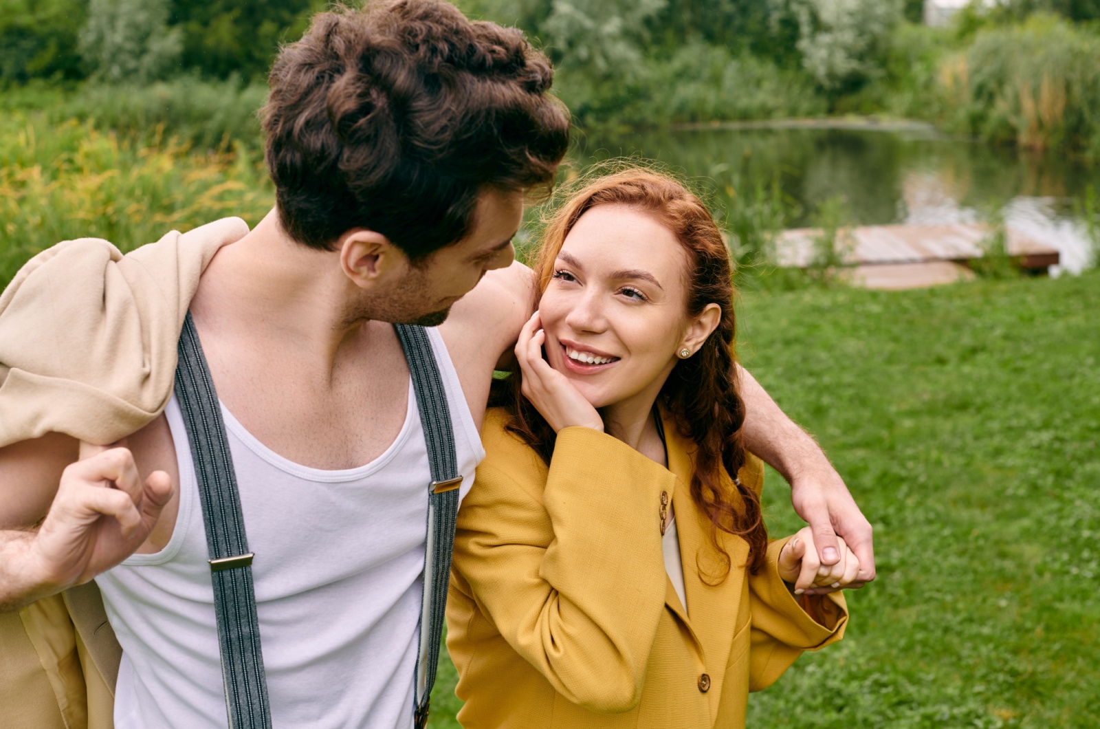 mann spricht zu frau