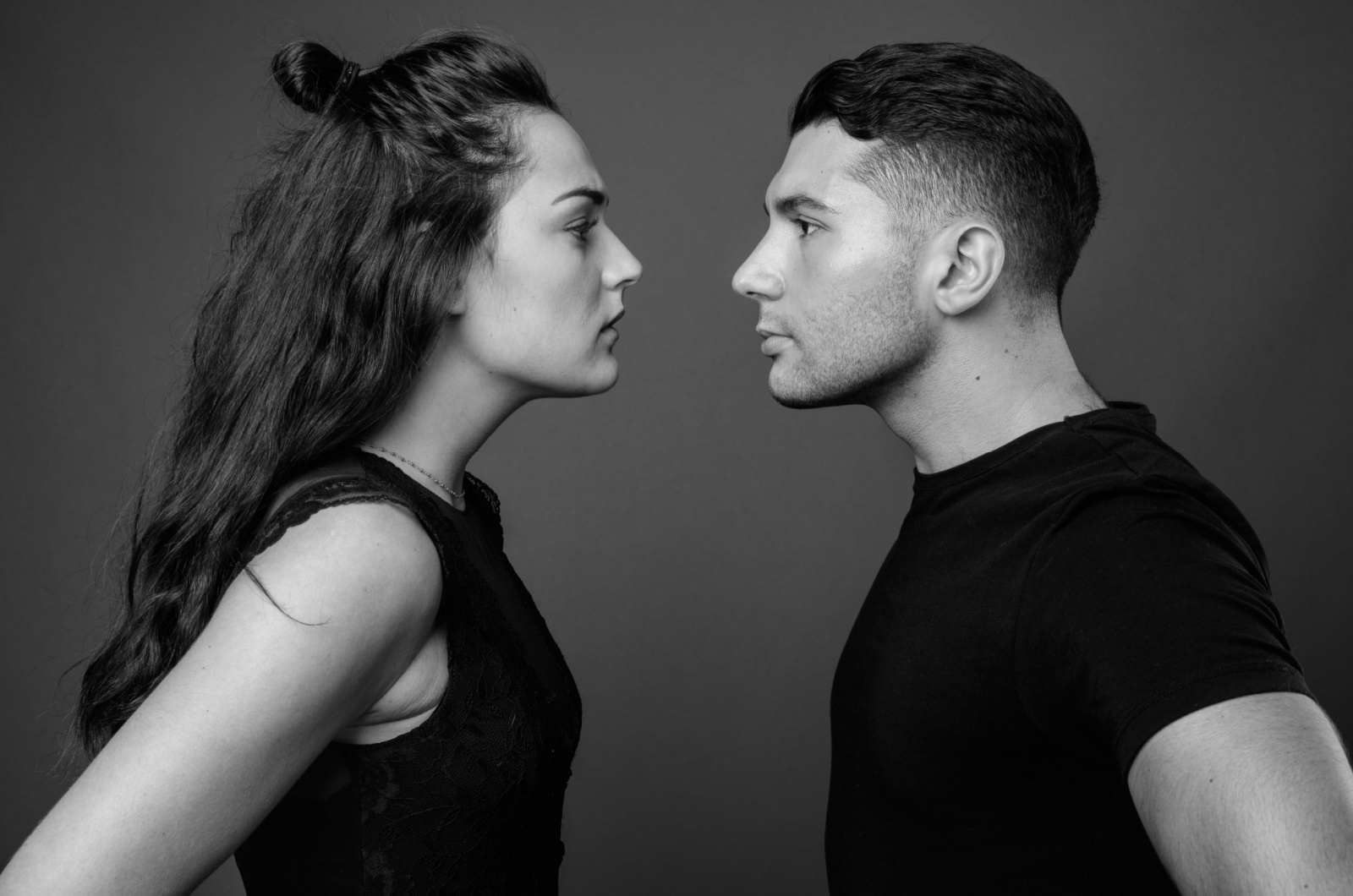 mann und frau gesicht zu gesicht