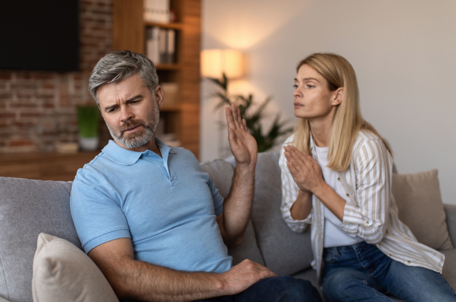 mann will nicht mit frau diskutieren