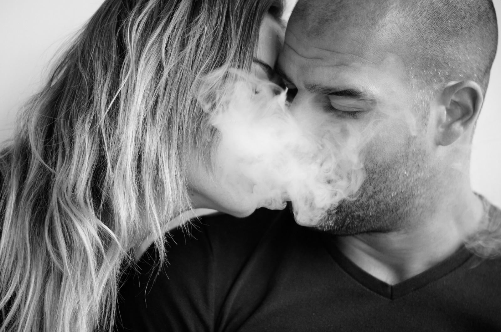 paar mit rauch