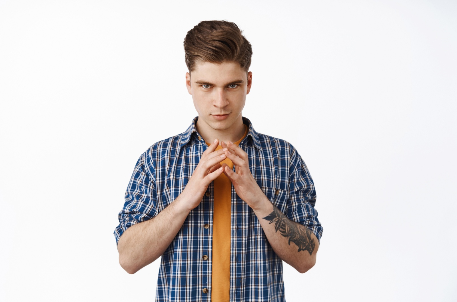 boeser mann mit tattoo