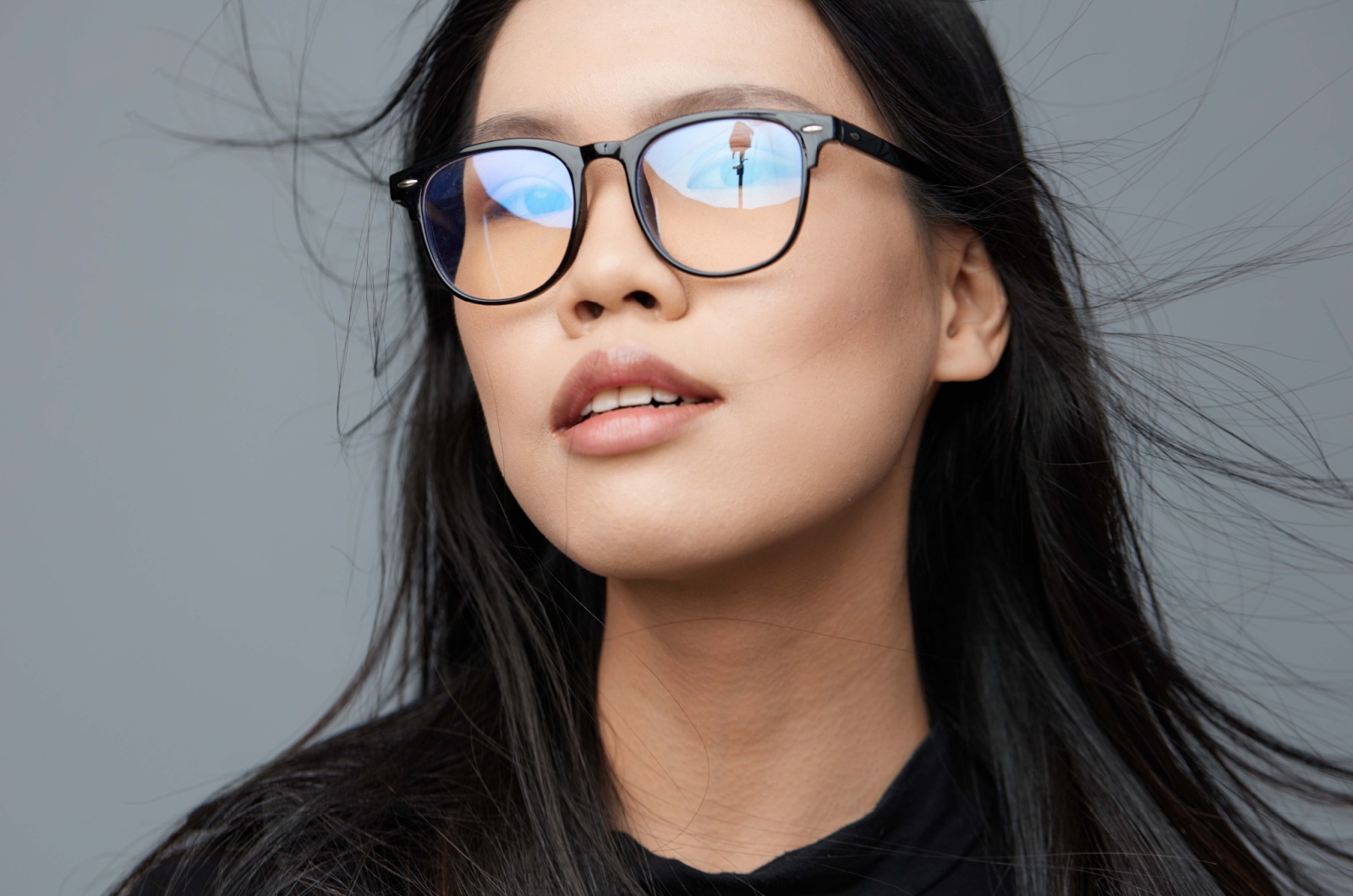 frau mit brille