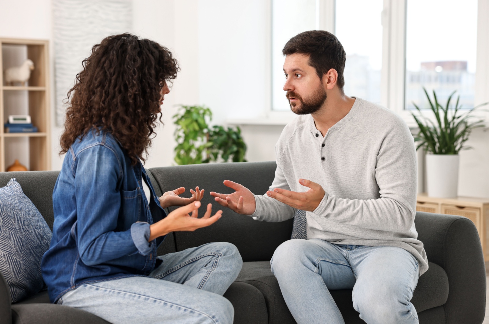 manipulativer mann und eine frau