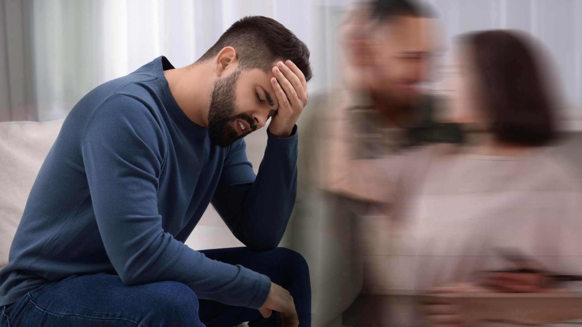 mann denkt an ex