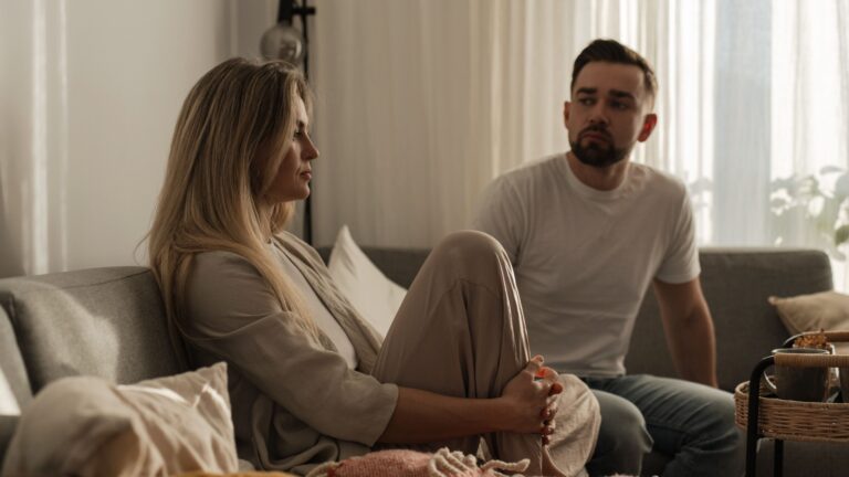 Warum Narzissten dich trotz deiner Liebe am Ende hassen