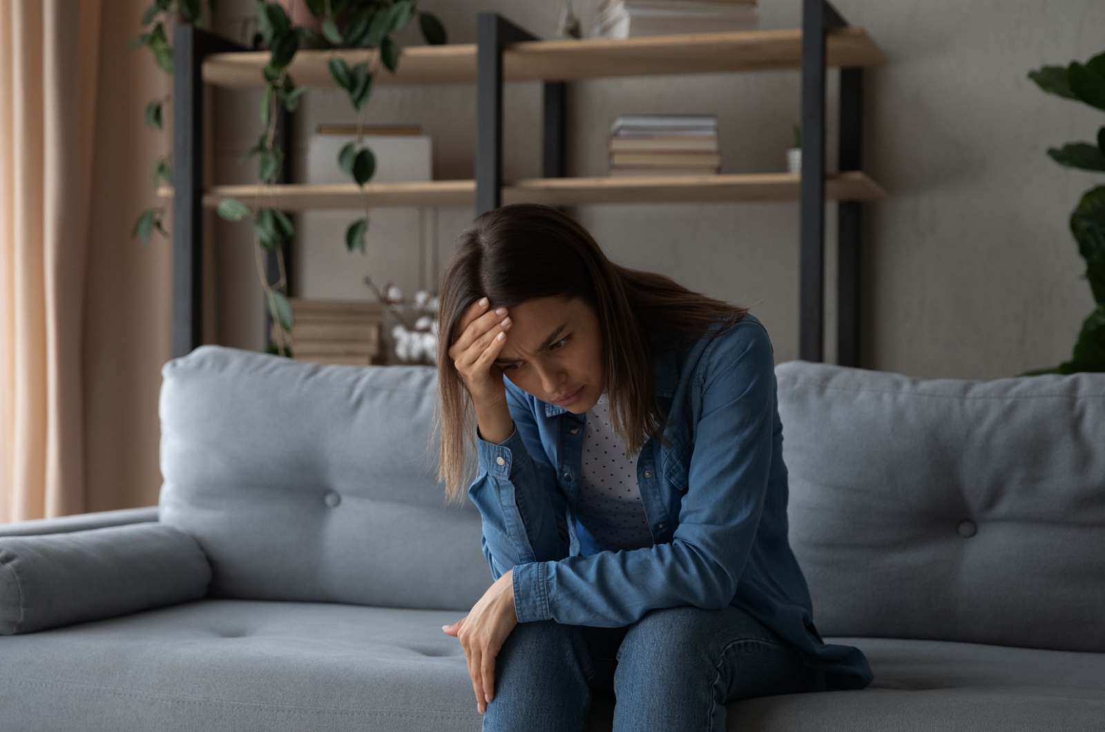 traurige depressive frau