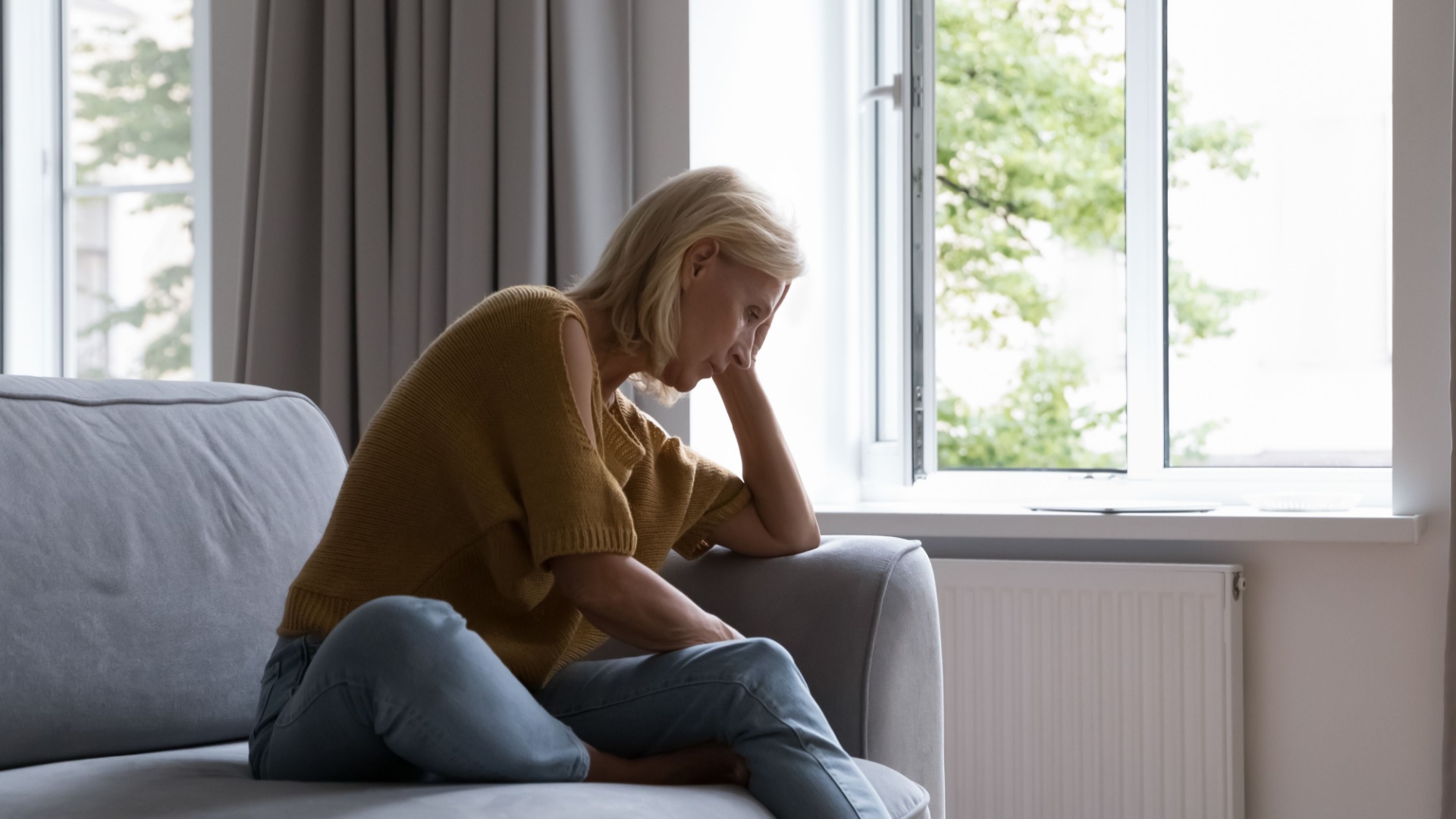 frau traurig depressiv