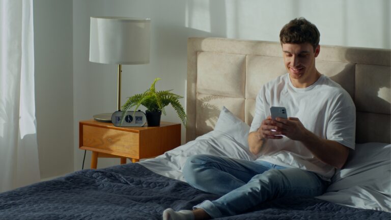 mann schreibt sms