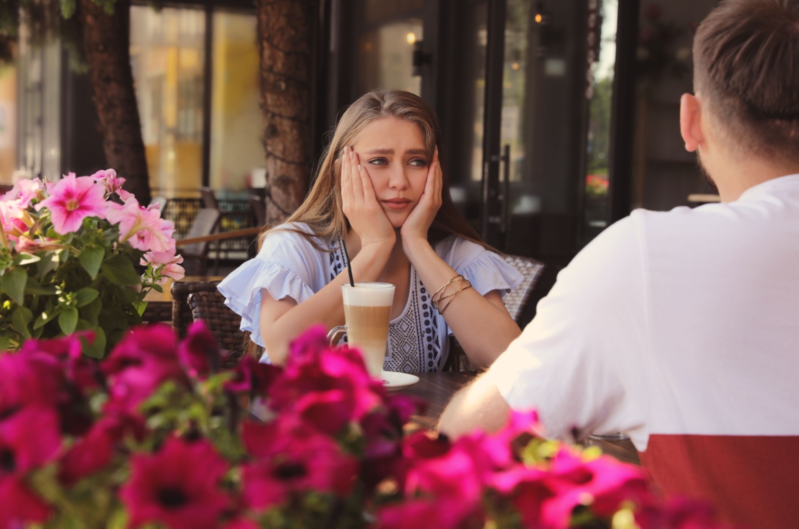 frau gelangweilt date