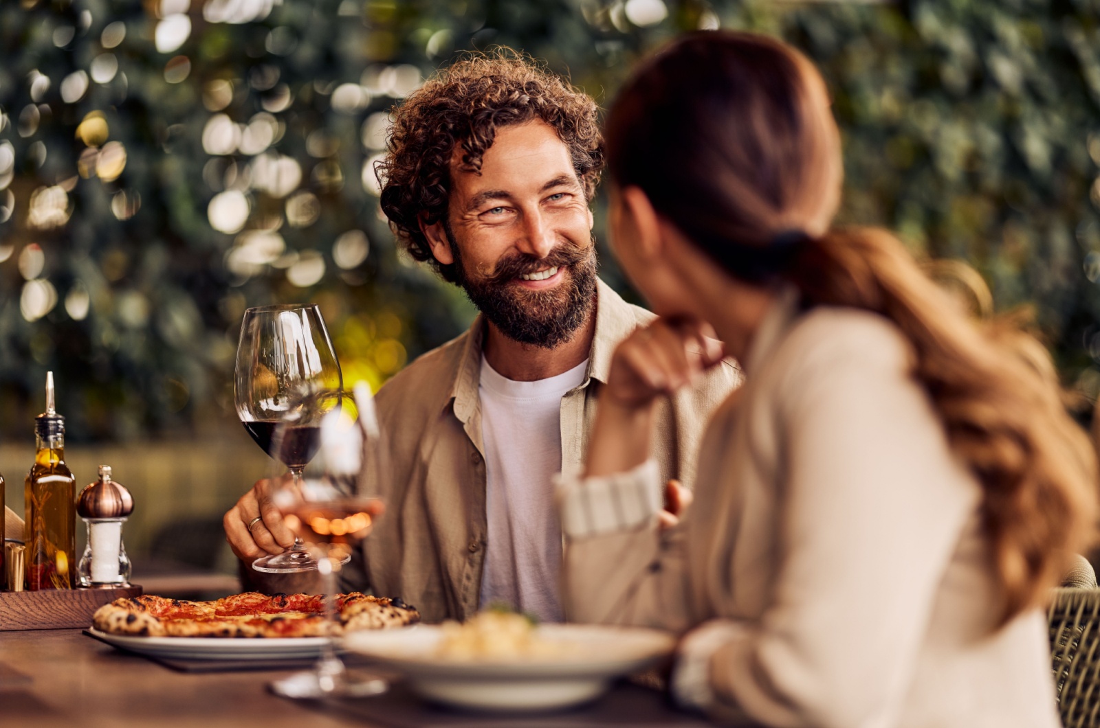 mann beim date mit frau