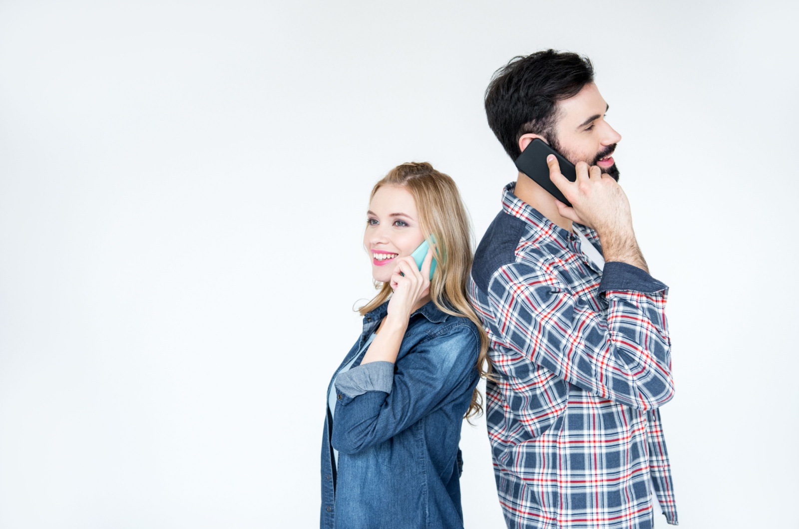 mann und frau telefonieren