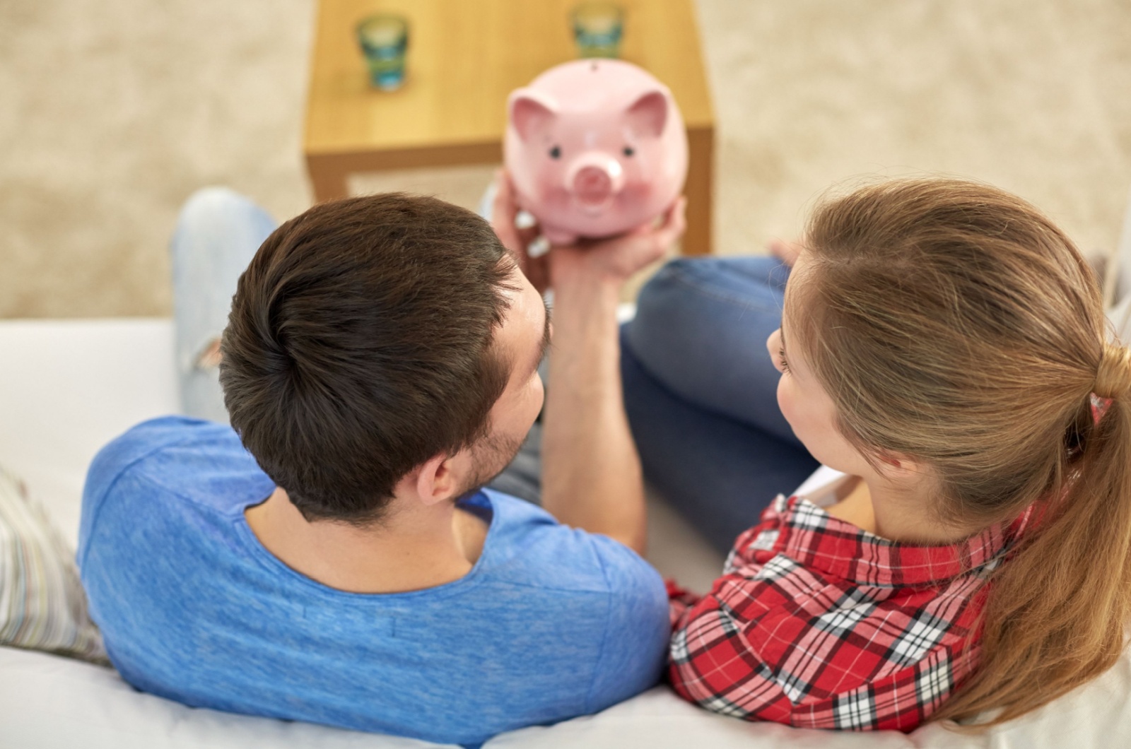 paar mit spaarschwein