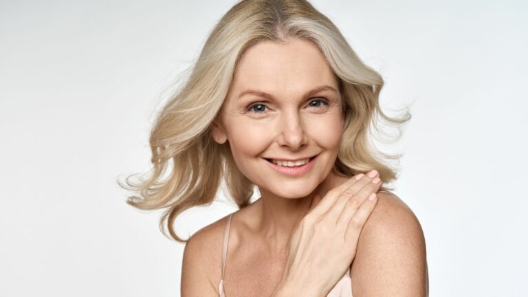 Diese Dinge lassen Frauen mit den Jahren juenger wirken ganz ohne Beauty Tricks